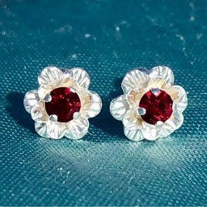 NEW 925 STERLING SILVER RED🍷CUBIC ZIRCONIA GEM FLOWER🌺 EARRINGS